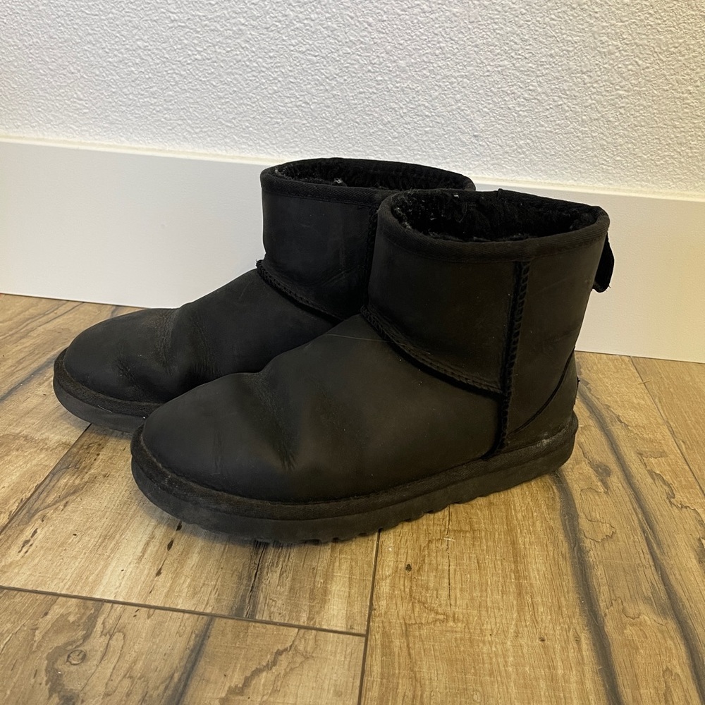 Mini Uggs black leather size 7